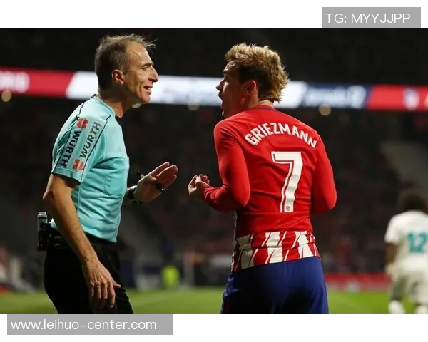 西甲焦点战巴萨与曼联互交白卷战术解析引发球迷热议